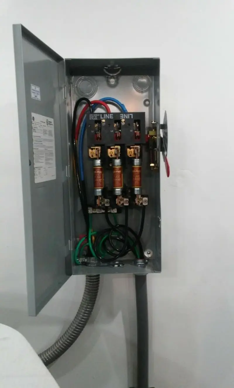 Three-phase disconnect switch installed for Electrical Wiring & Rewiring in Farragut
